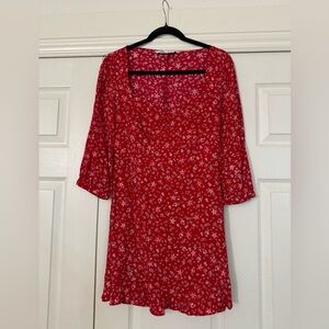 Zara red flower dress
Cinches at the waist